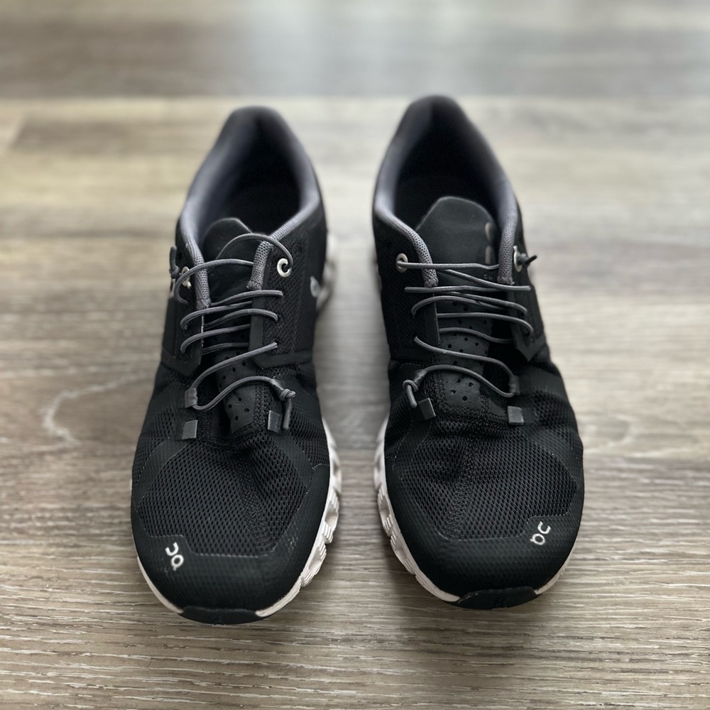 On Cloud Men’s Sneakers Size 7